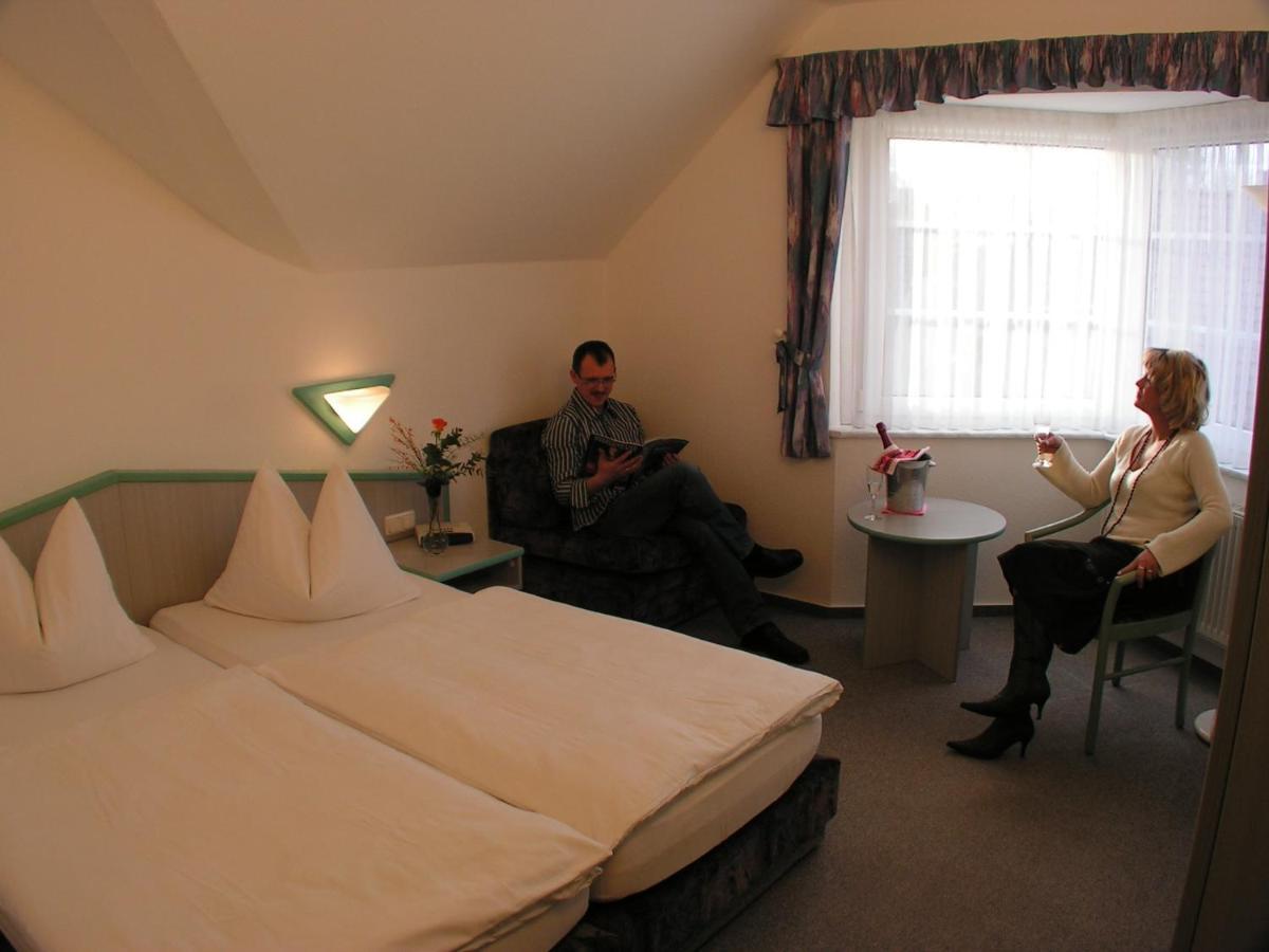 Hotel Am Markt ساغارد الغرفة الصورة